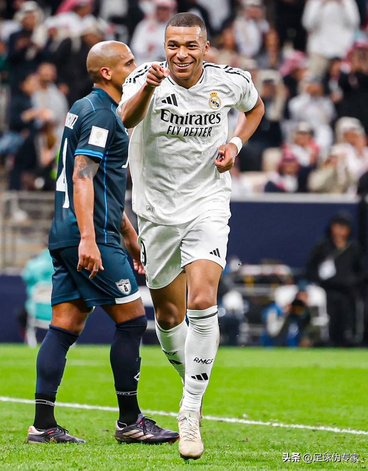 进攻端以持
